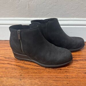 Sorel Evie Zip Leather Black Suede Ankle Boots - Size US 10